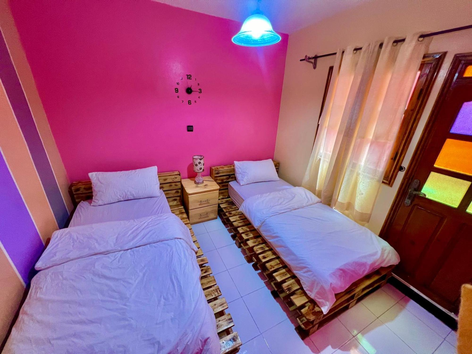 Red House Apartment เอสเซาอิรา ภายนอก รูปภาพ