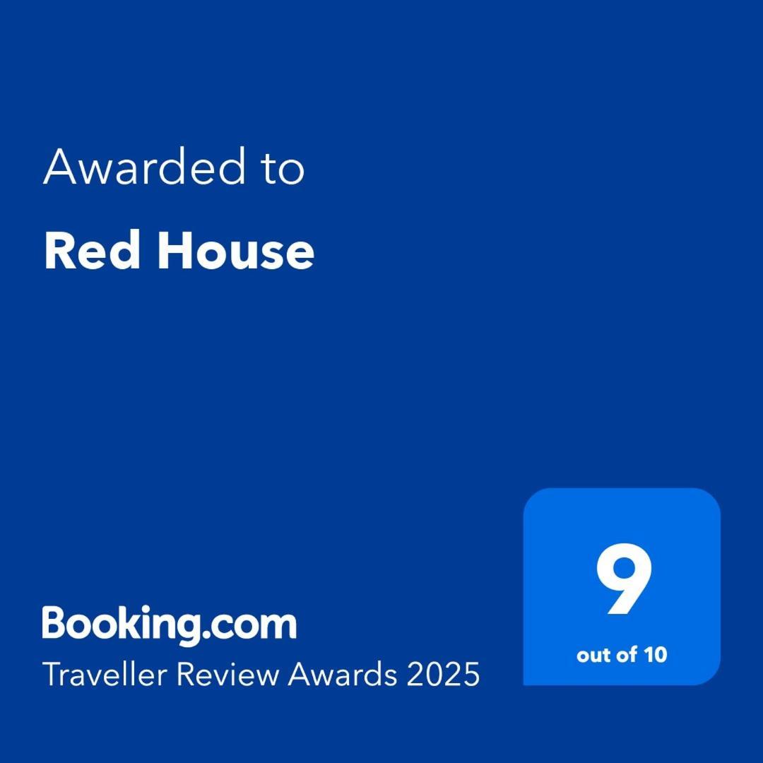 Red House Apartment เอสเซาอิรา ภายนอก รูปภาพ